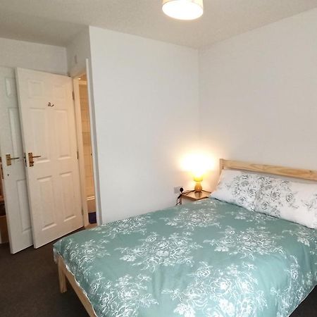 Bright, Chilled Ensuite Db Room In A Shared Flat! Londra Dış mekan fotoğraf