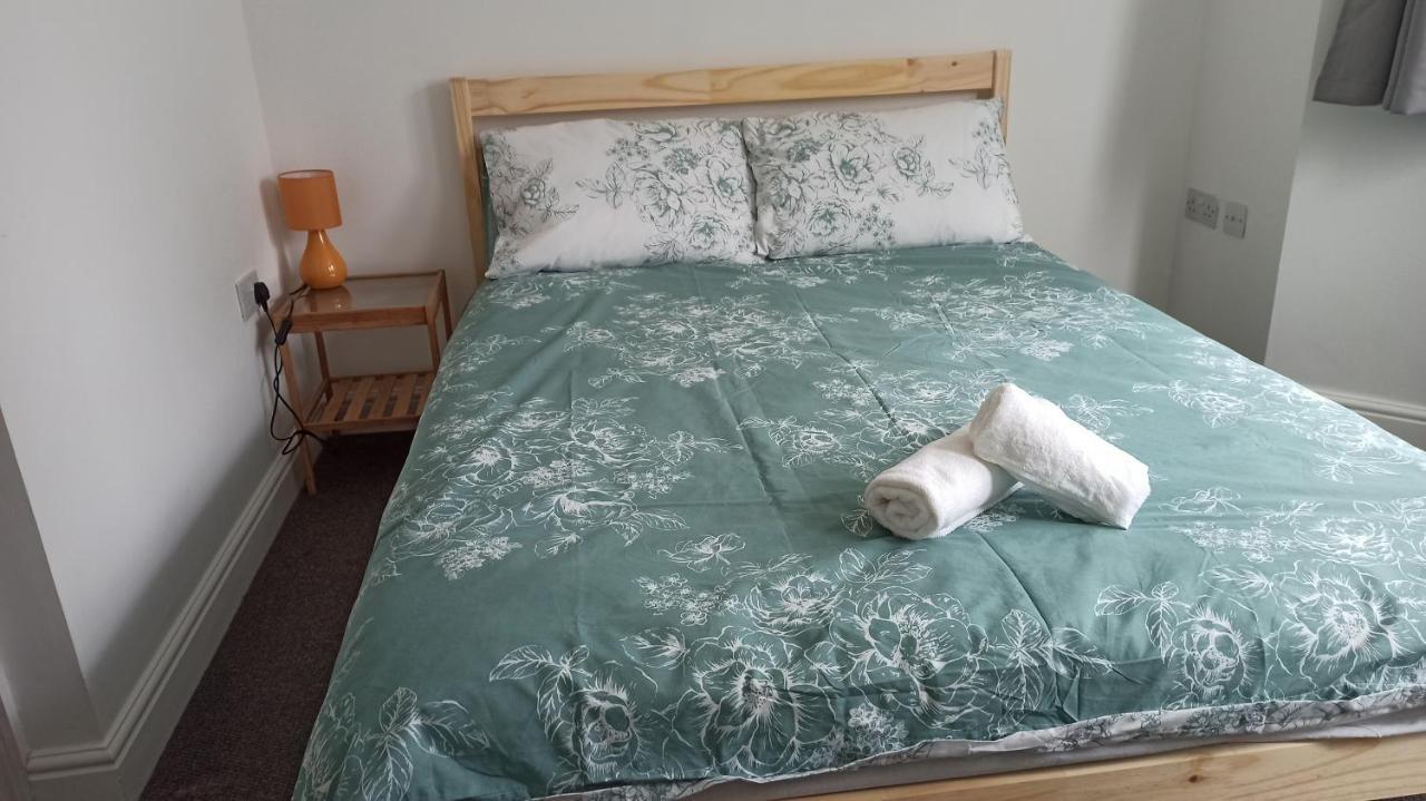 Bright, Chilled Ensuite Db Room In A Shared Flat! Londra Dış mekan fotoğraf